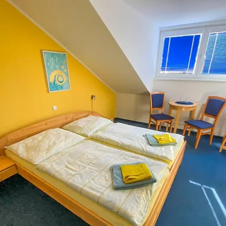 Hotel Sádek Díly