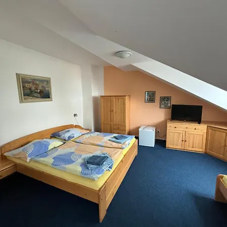 Sadek Hotel Díly