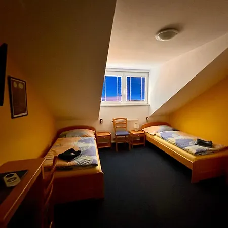 Sádek Szálloda Díly