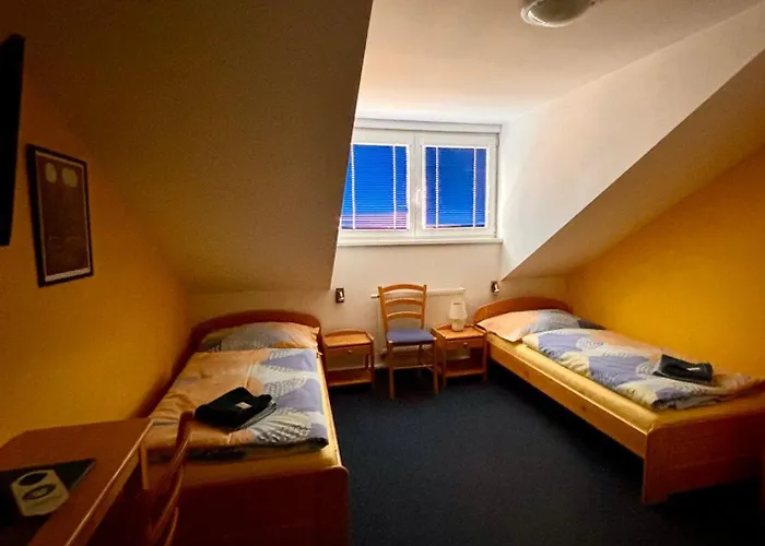 Sadek Hotell Díly