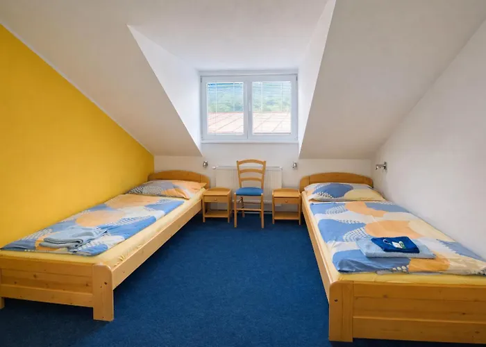 Sadek Hotel Díly